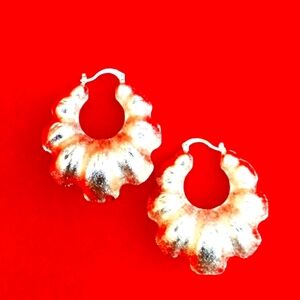 Horseshoe Shape 18k yellow gold plated Earrings.